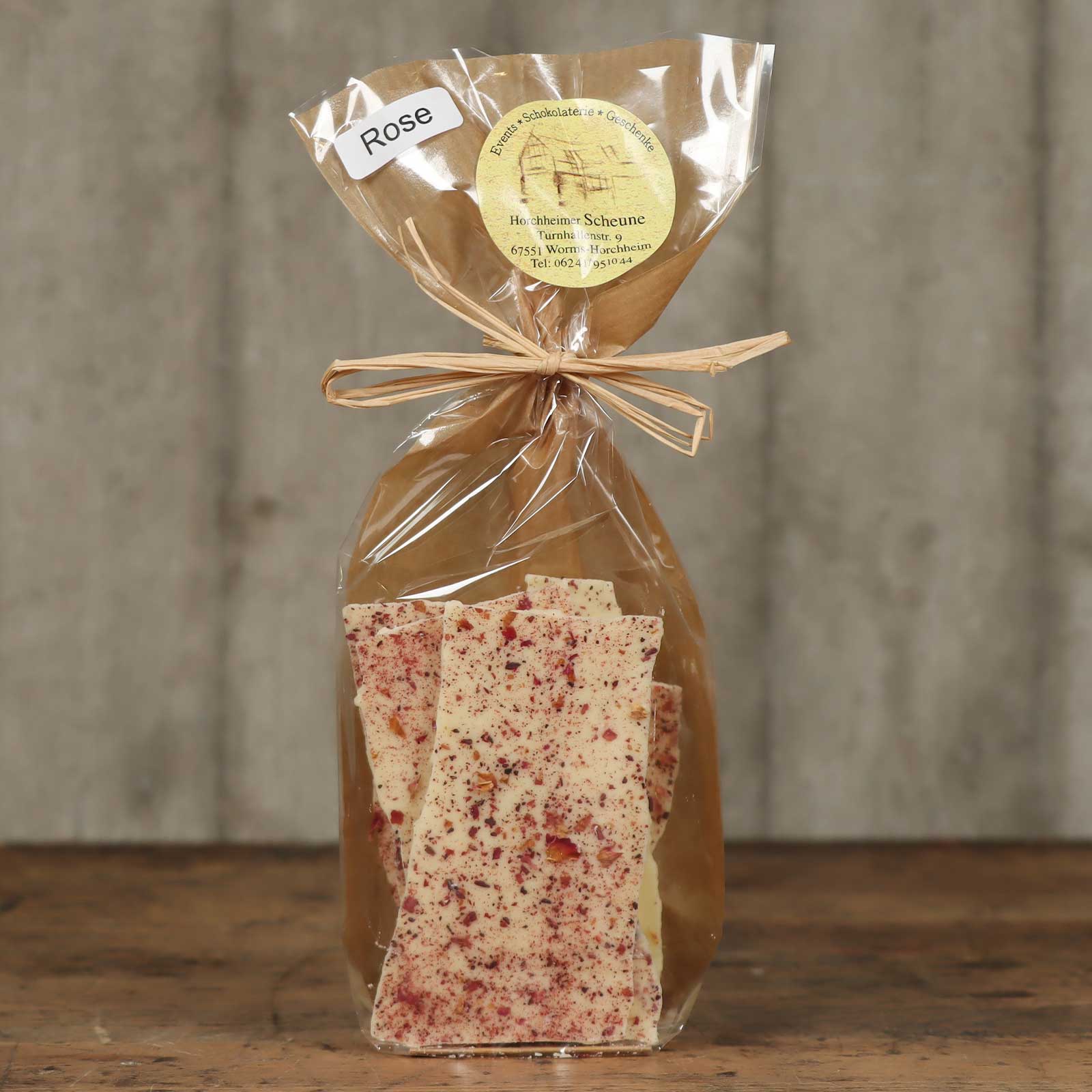 Ambiente der Weißen Schokolade mit Rosen