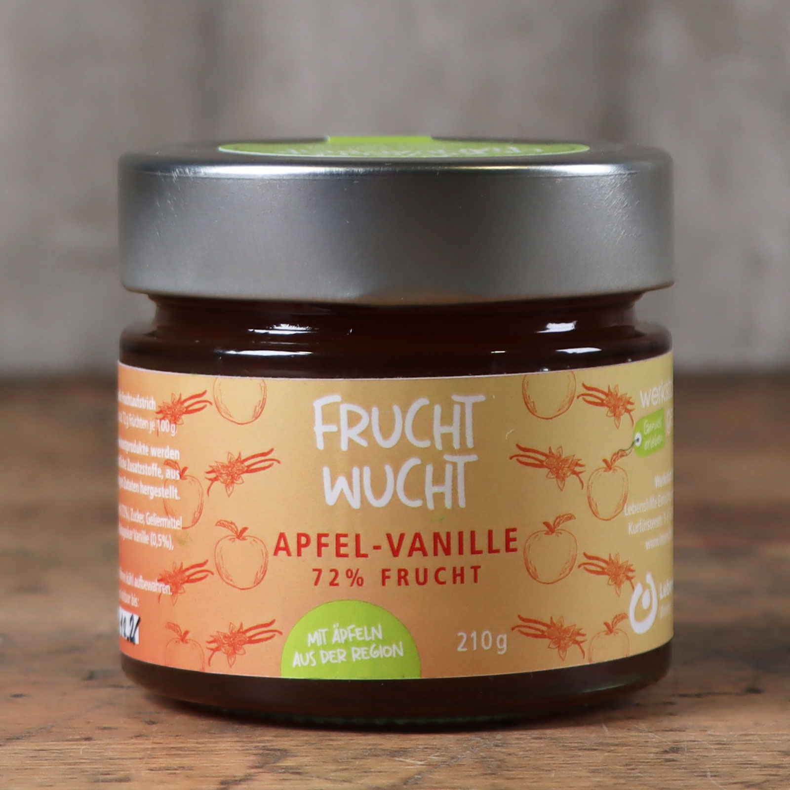 Der Apfel-Vanille Fruchtaufstrich vor einem Ambiente-Hintergund