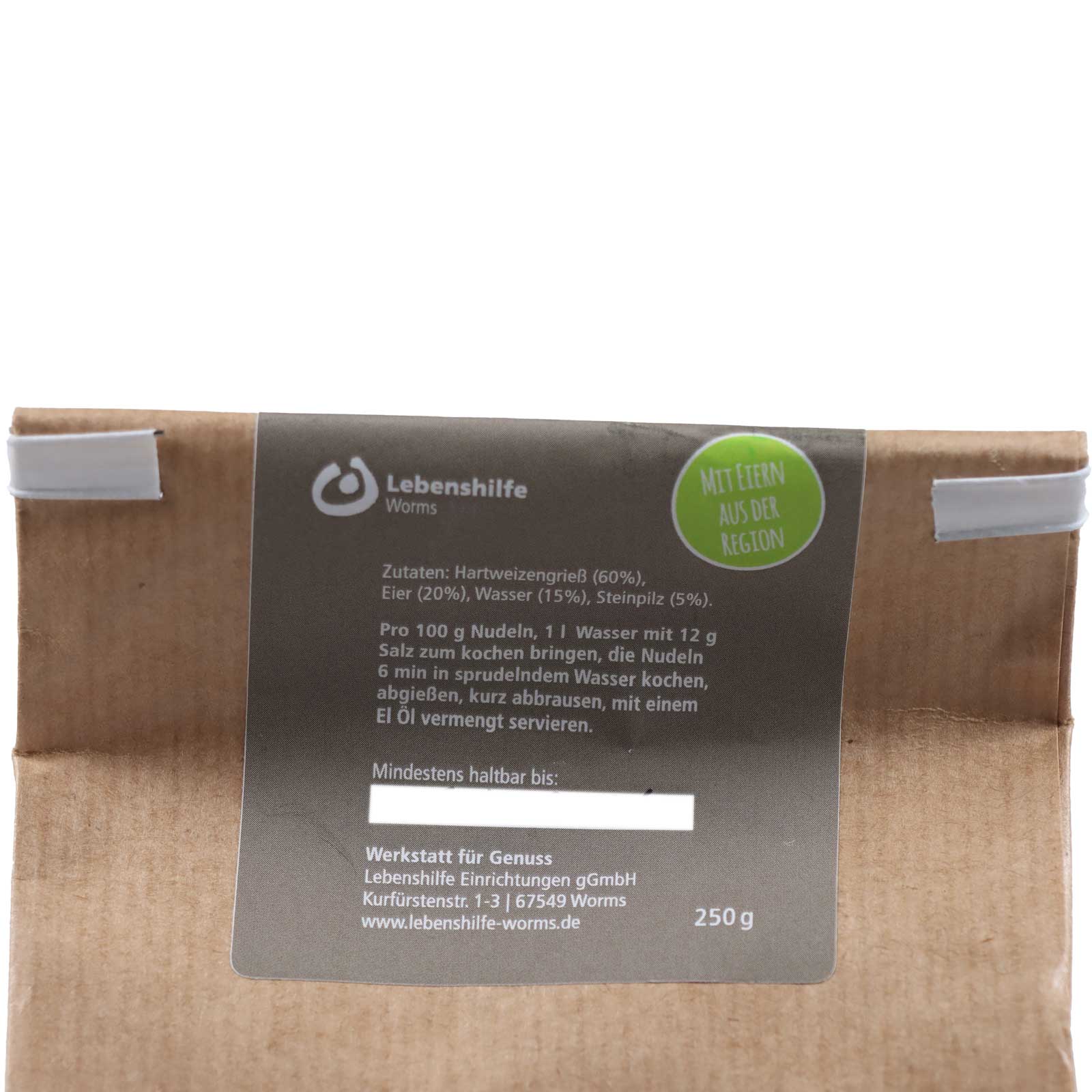 Zutatenliste der Bandnudeln Spinat bestehend aus Hartweizengrieß (60%), Eier (20%), Wasser (15%) und Spinat (5%)