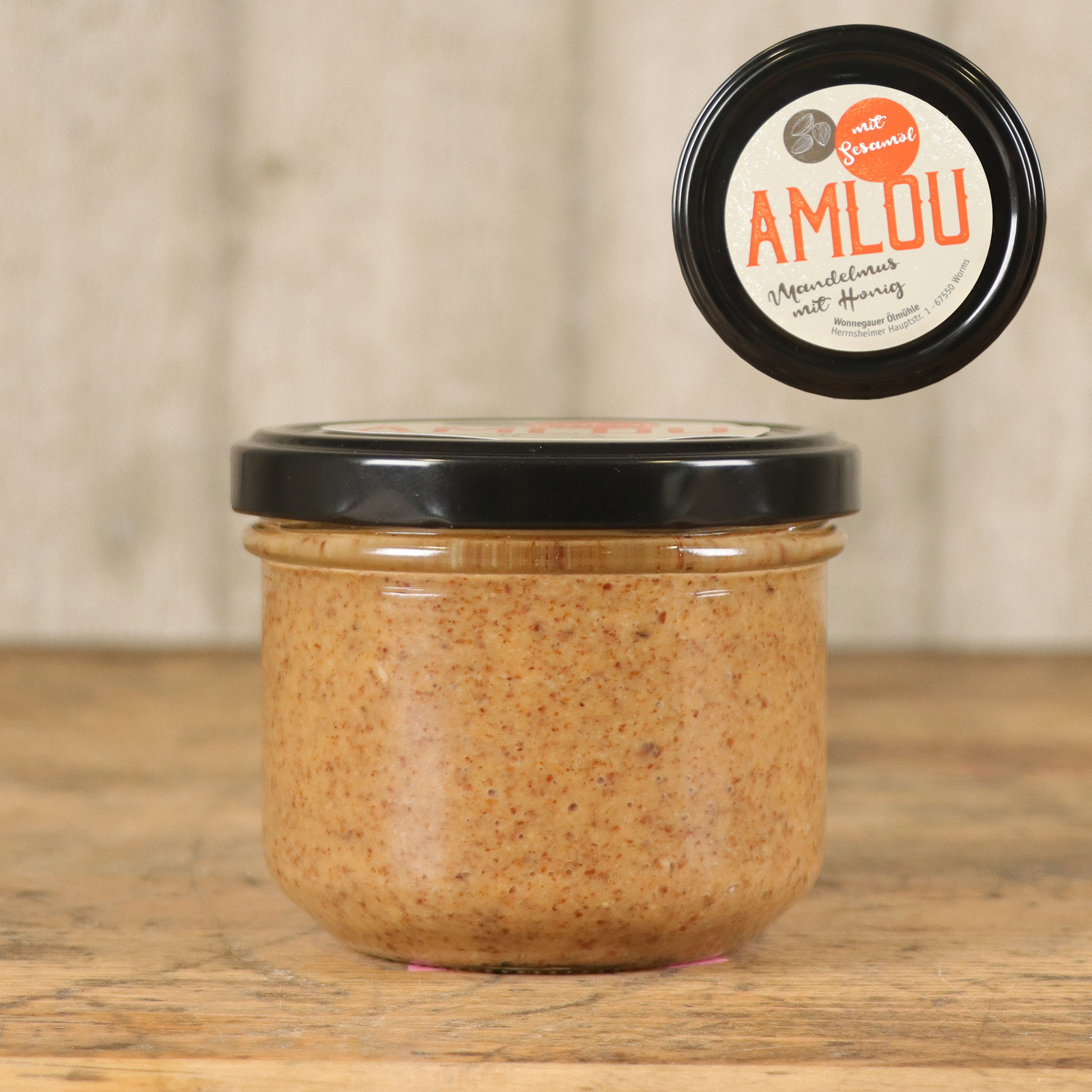 Amlou der Wonnegauer Ölmühle mit Ambientehintergrund