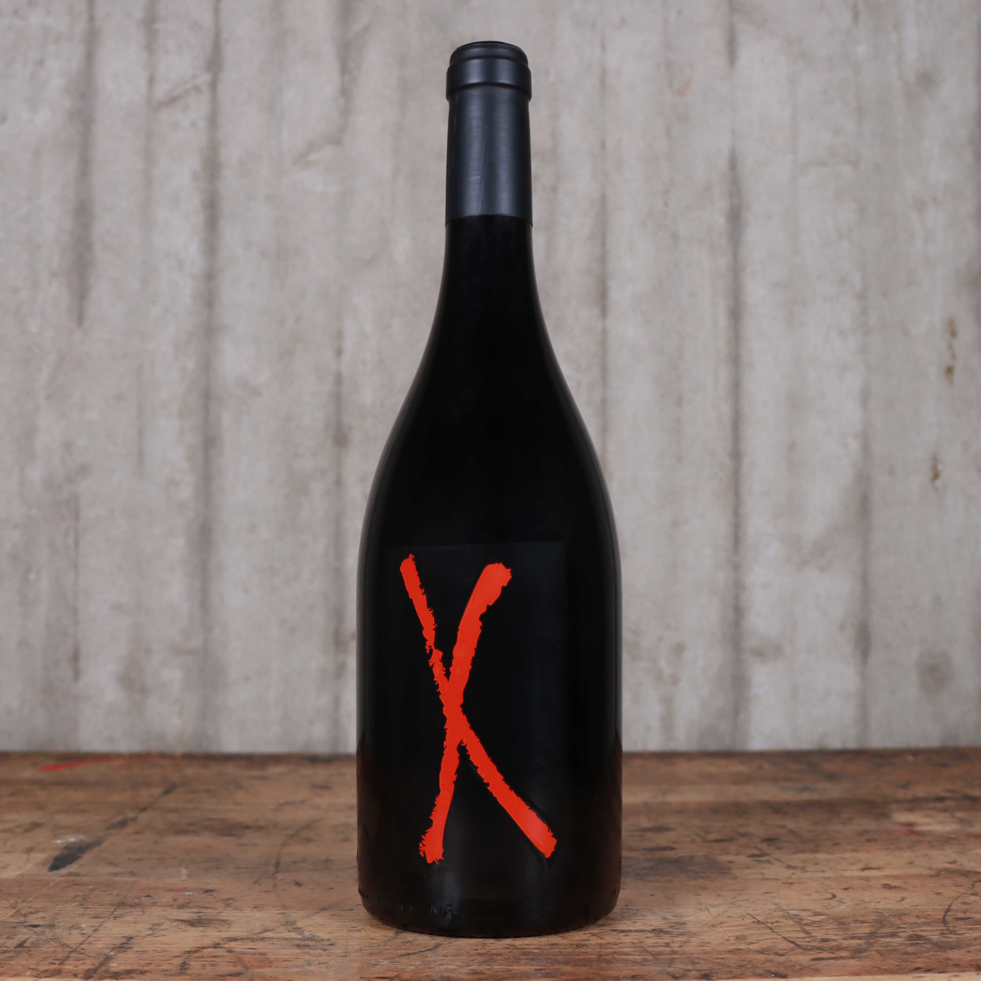 Cuvee-X-Ambiente-Steinwand.jpg