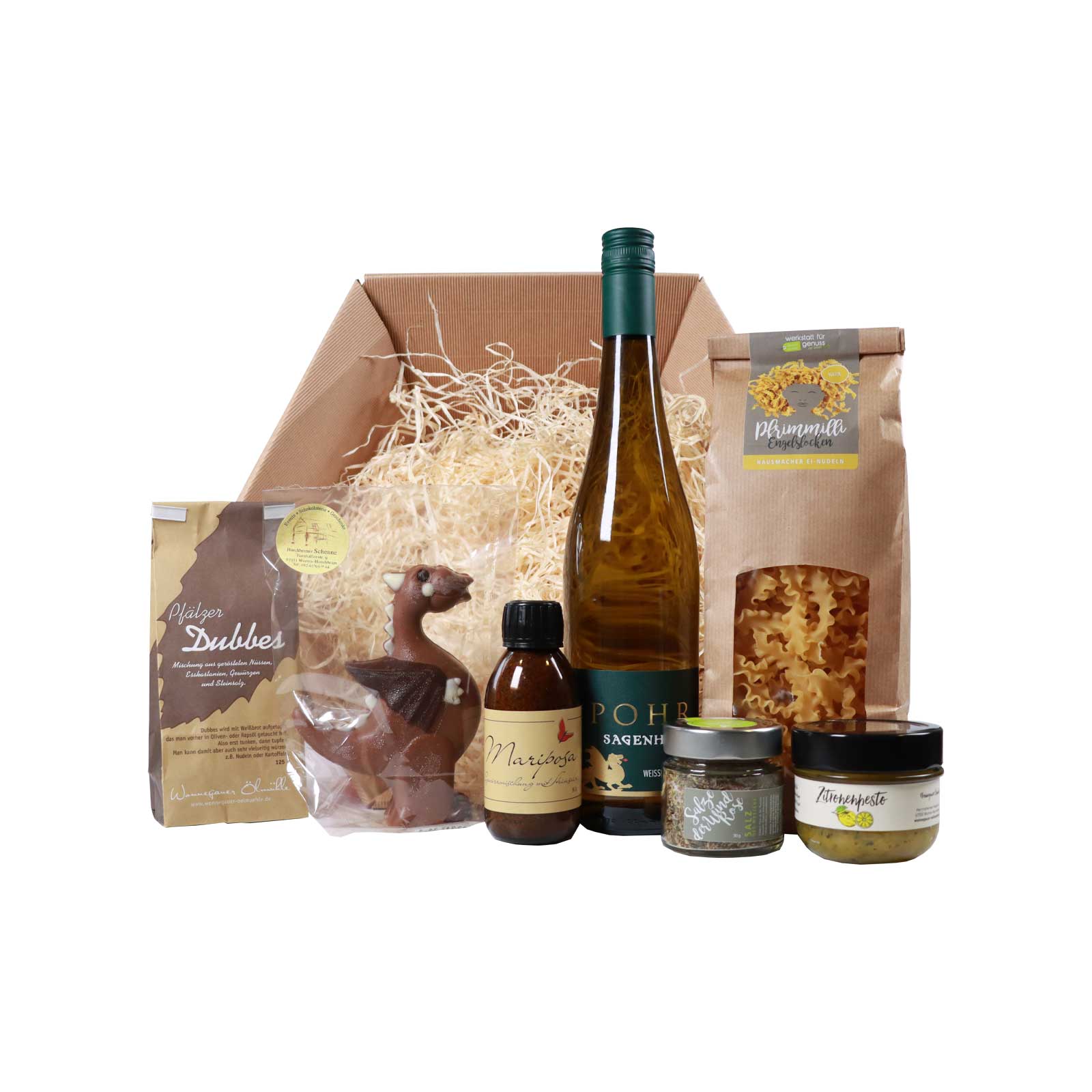 Pfälzer Dubbes, Wormeldrache Vollmilch, Spohr Weißwein Cuvee, Mariposa gewürzmischung, Salz des Westens, Engelslocken und Zitronenpesto vor Präsentkorb vor weißem Hintergrund