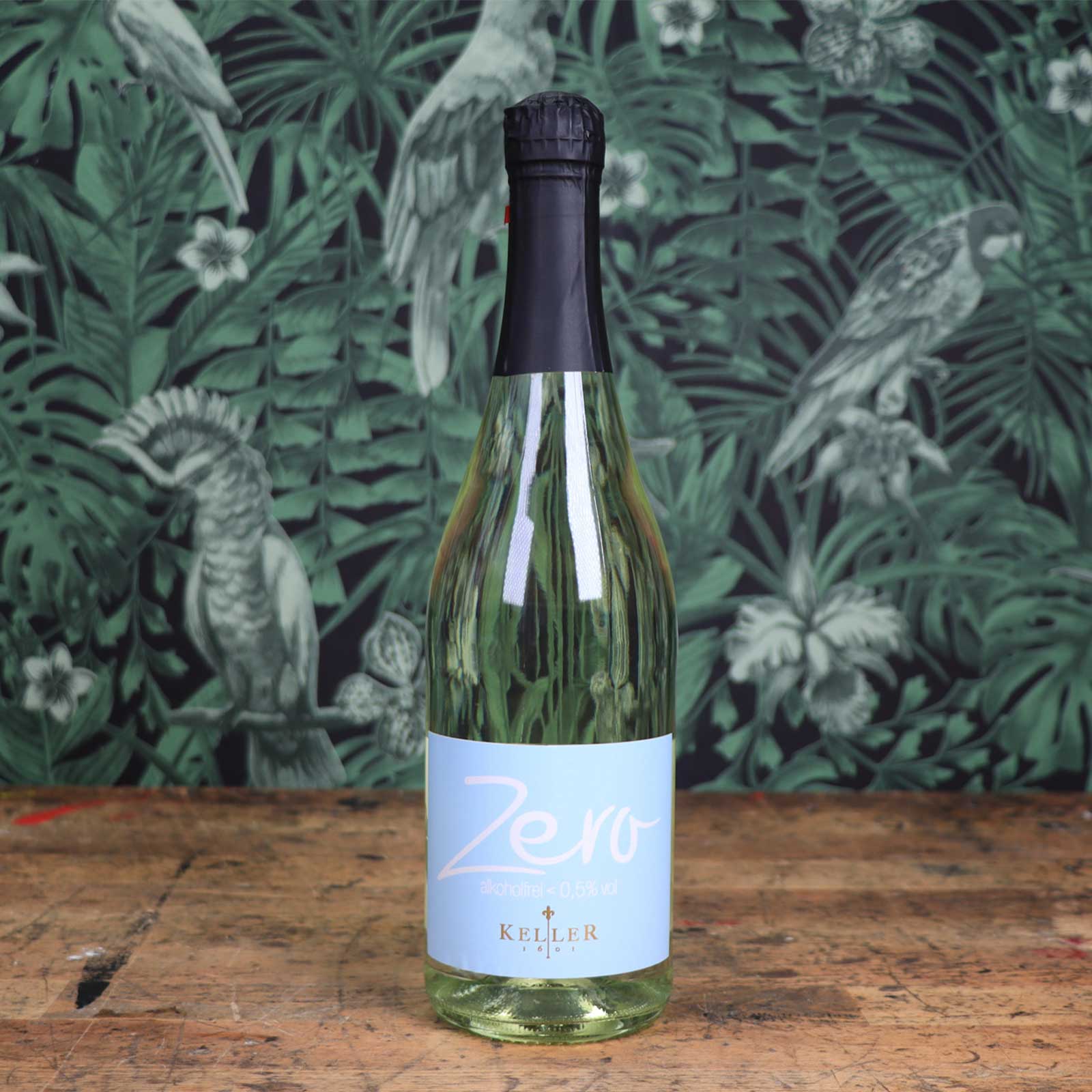SeccoZero alkoholfreier Perlwein mit Ambiente Hintergrund