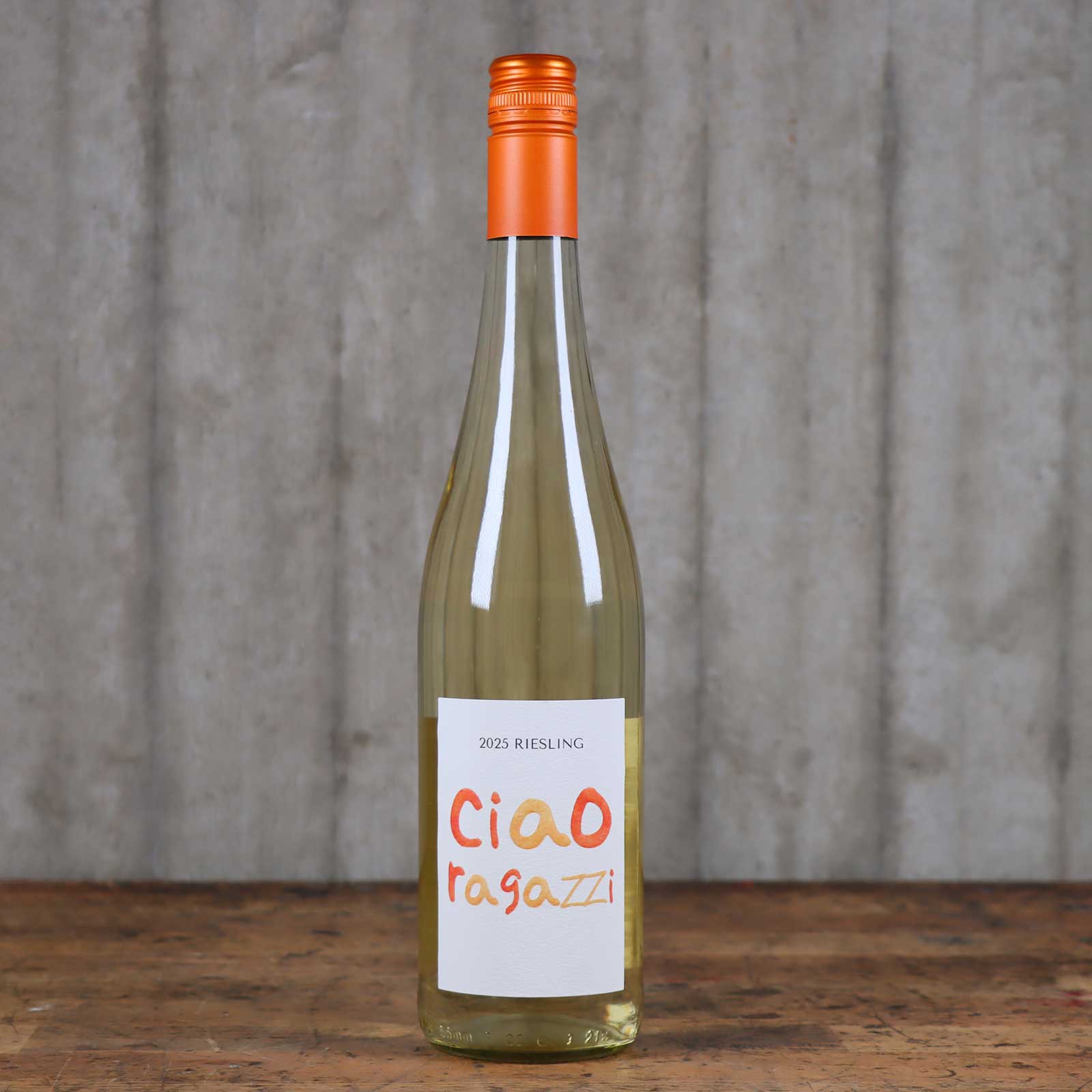 Ciao Ragazzi Flasche vor einem Ambientehintergrund